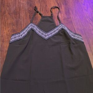 Green Sleeveless V-Neck Tank with Embroidered Trim